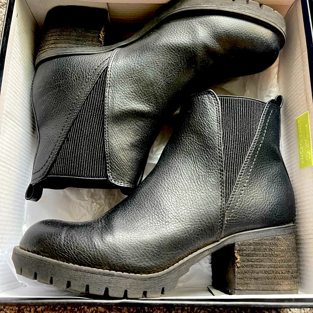 Chunky black boots 🖤